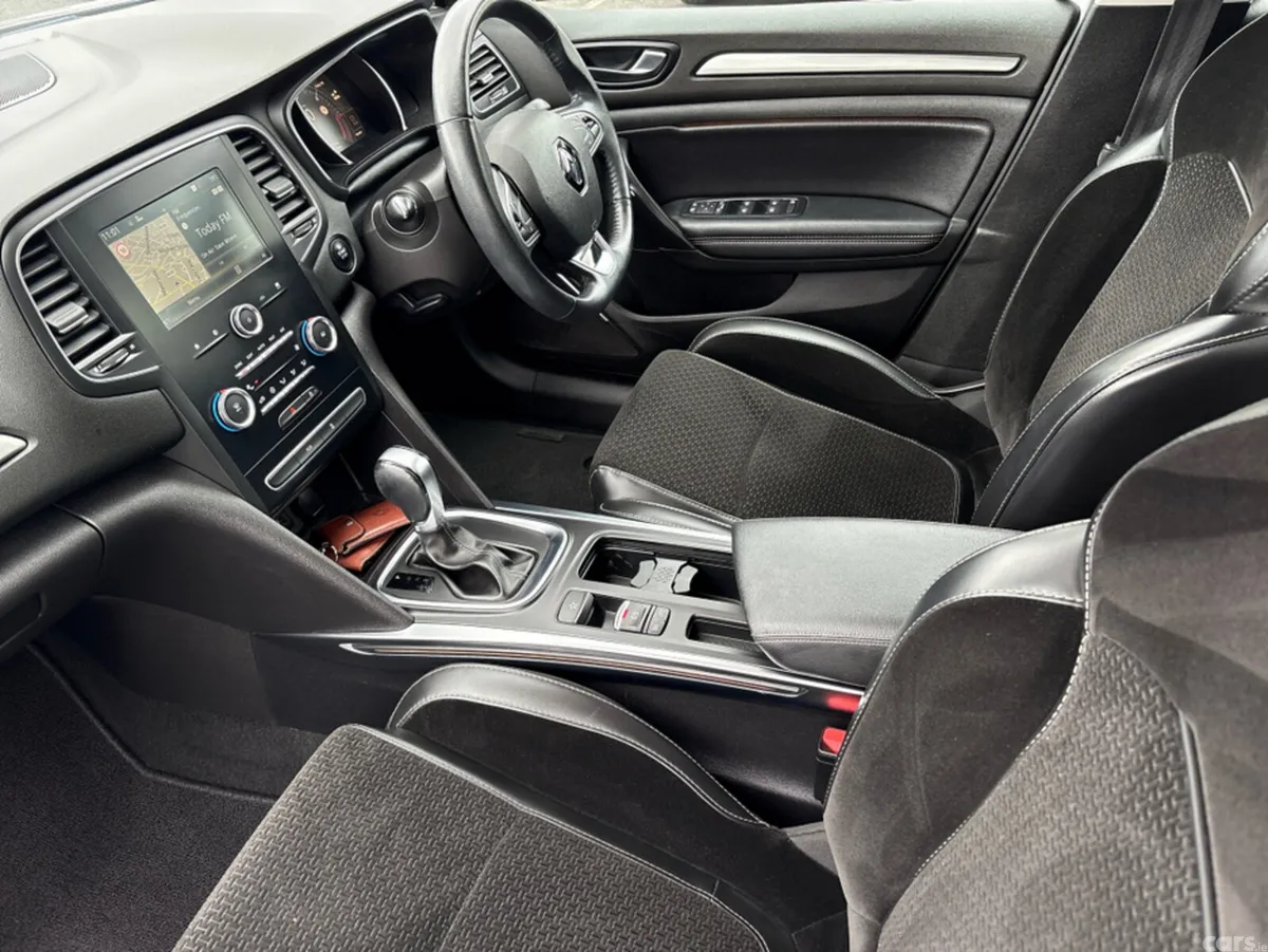 Renault Megane Hatchback, Diesel, 2018, Grey