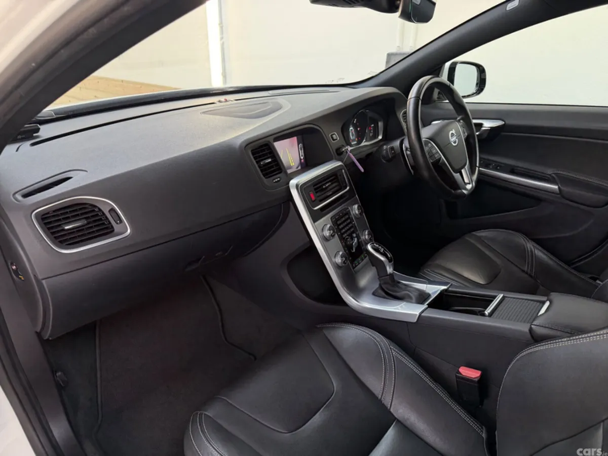 Volvo S60 Saloon, Diesel, 2017, White