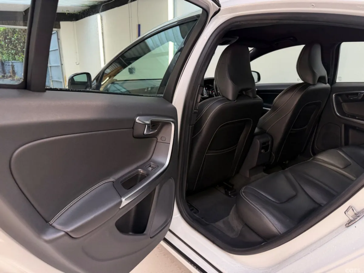 Volvo S60 Saloon, Diesel, 2017, White