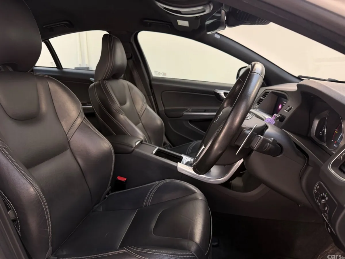 Volvo S60 Saloon, Diesel, 2017, White