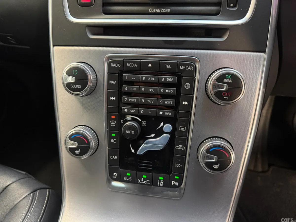 Volvo S60 Saloon, Diesel, 2017, White