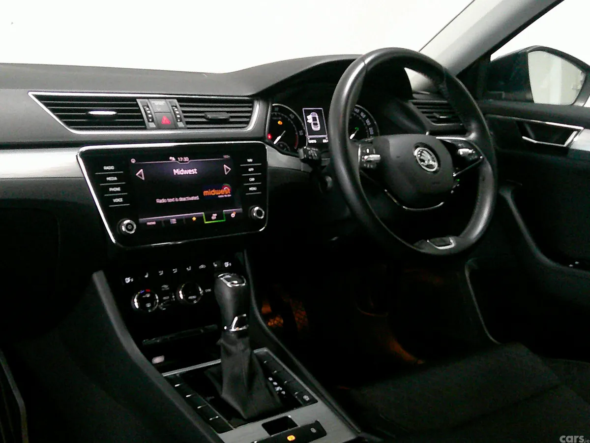 Skoda Superb Saloon, Diesel, 2021, Blue