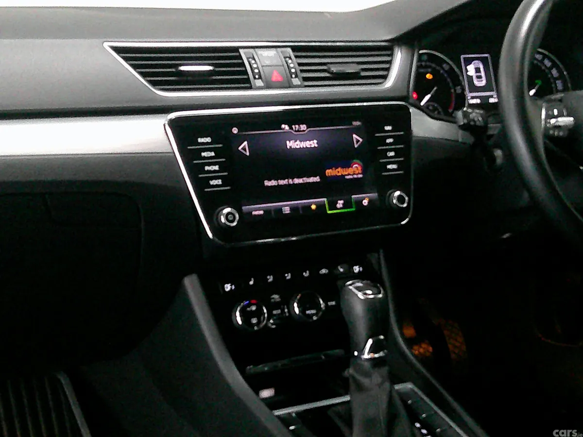 Skoda Superb Saloon, Diesel, 2021, Blue