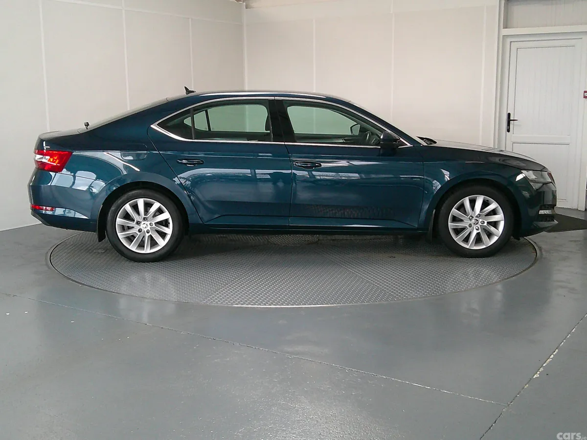 Skoda Superb Saloon, Diesel, 2021, Blue