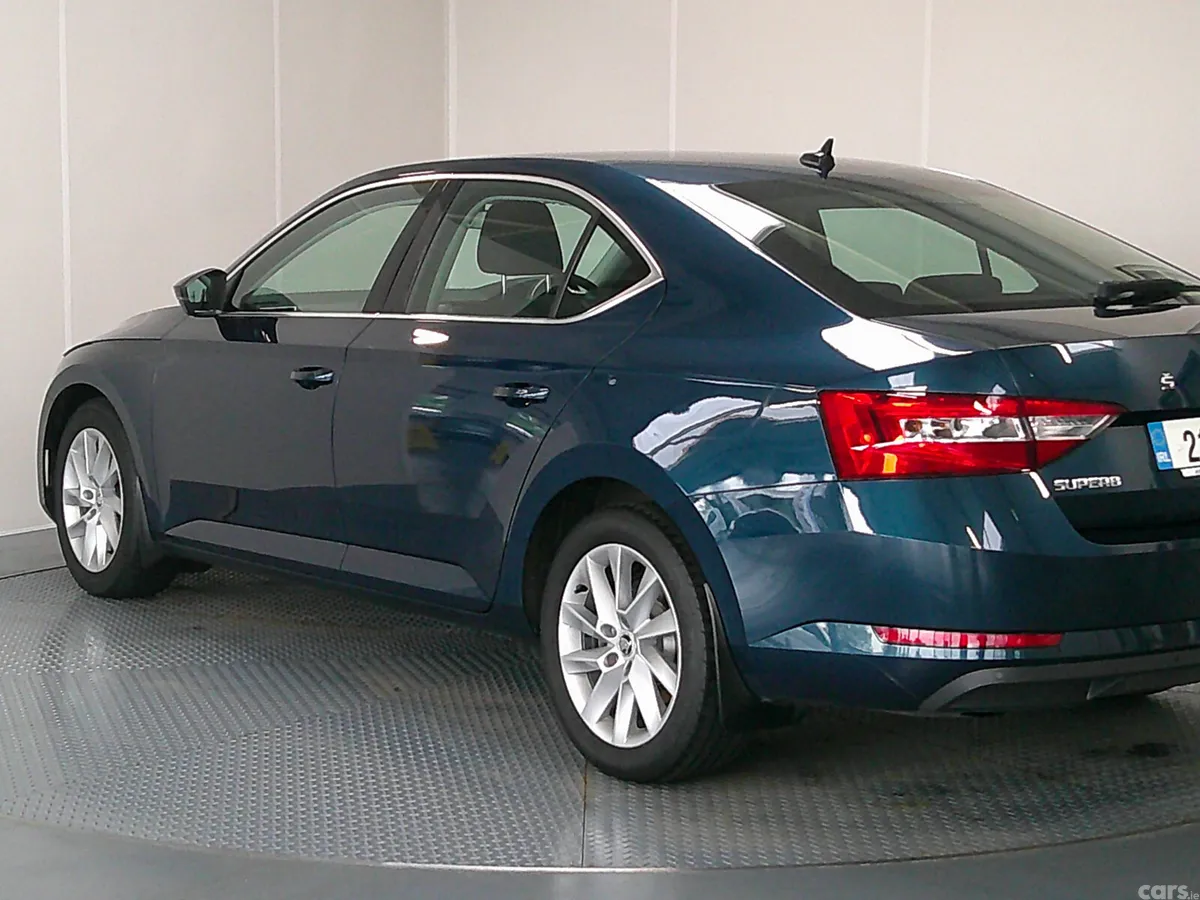 Skoda Superb Saloon, Diesel, 2021, Blue