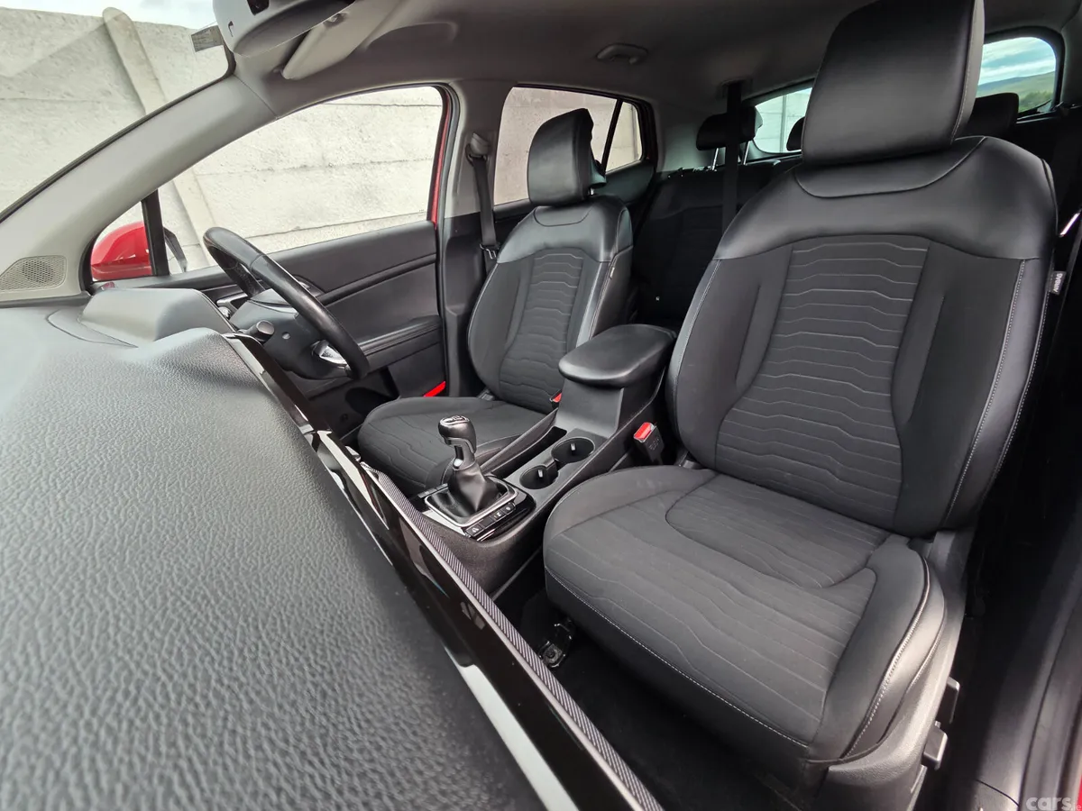Kia Sportage SUV, Diesel, 2022, Red
