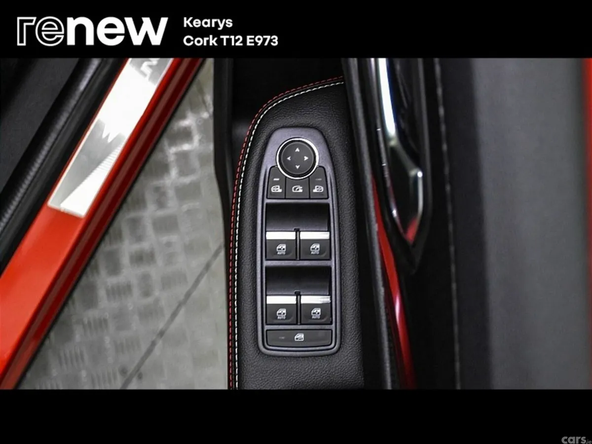 Renault Arkana SUV, Petrol, 2022, Red
