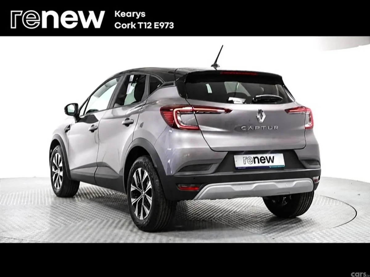 Renault Captur SUV, Petrol, 2023, Grey