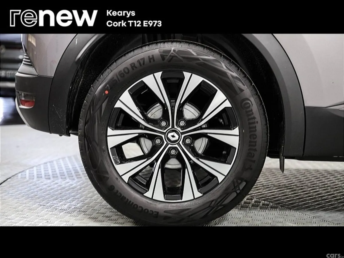 Renault Captur SUV, Petrol, 2023, Grey