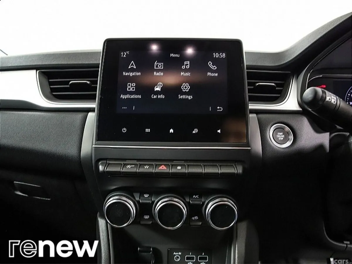 Renault Captur SUV, Petrol, 2023, Grey
