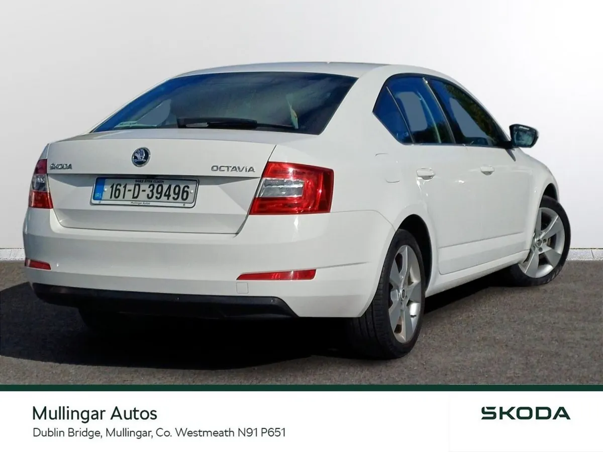 Skoda Octavia Saloon, Diesel, 2016, White
