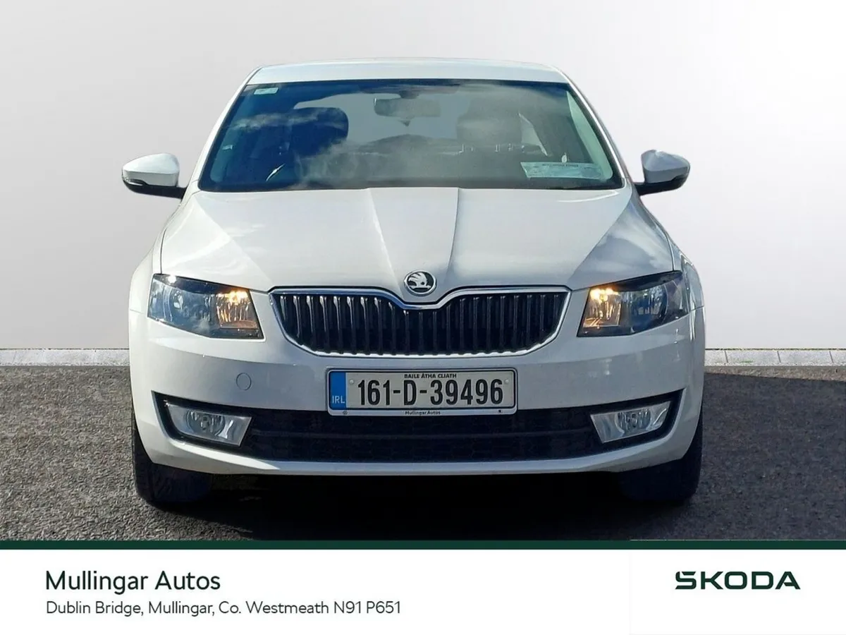 Skoda Octavia Saloon, Diesel, 2016, White