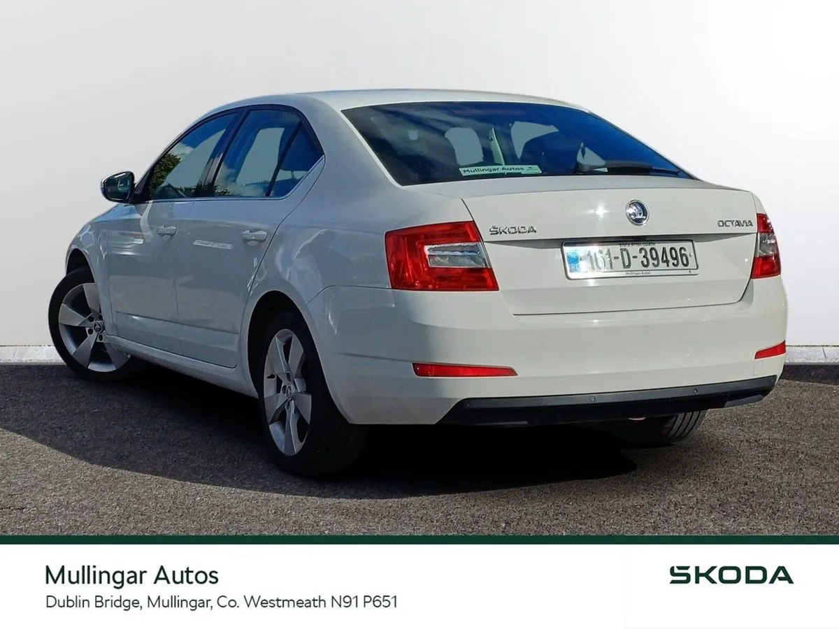 Skoda Octavia Saloon, Diesel, 2016, White