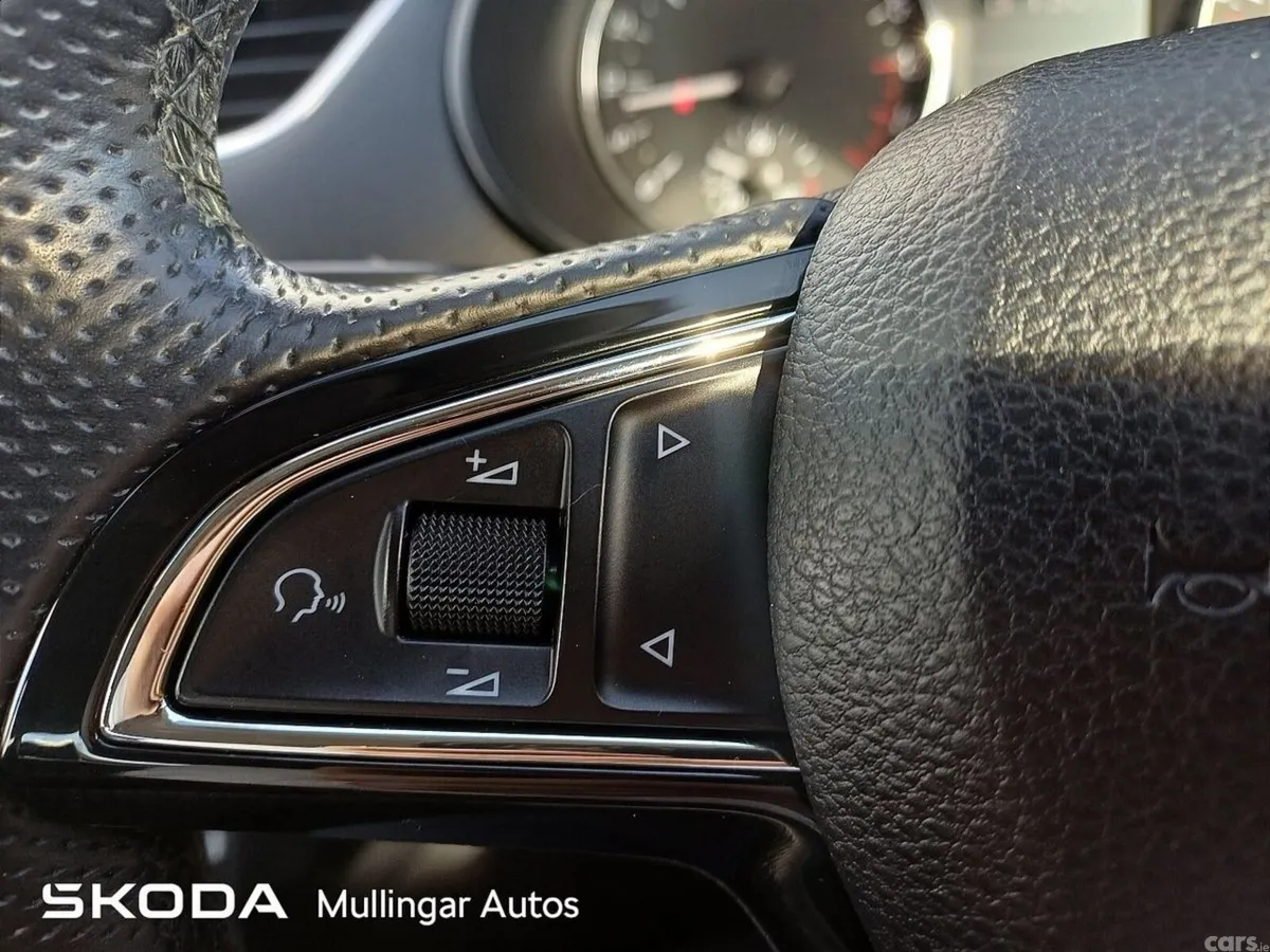 Skoda Octavia Saloon, Diesel, 2016, White