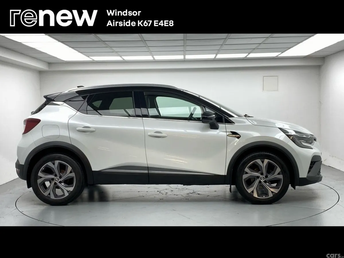 Renault Captur Hatchback, Petrol, 2022, White