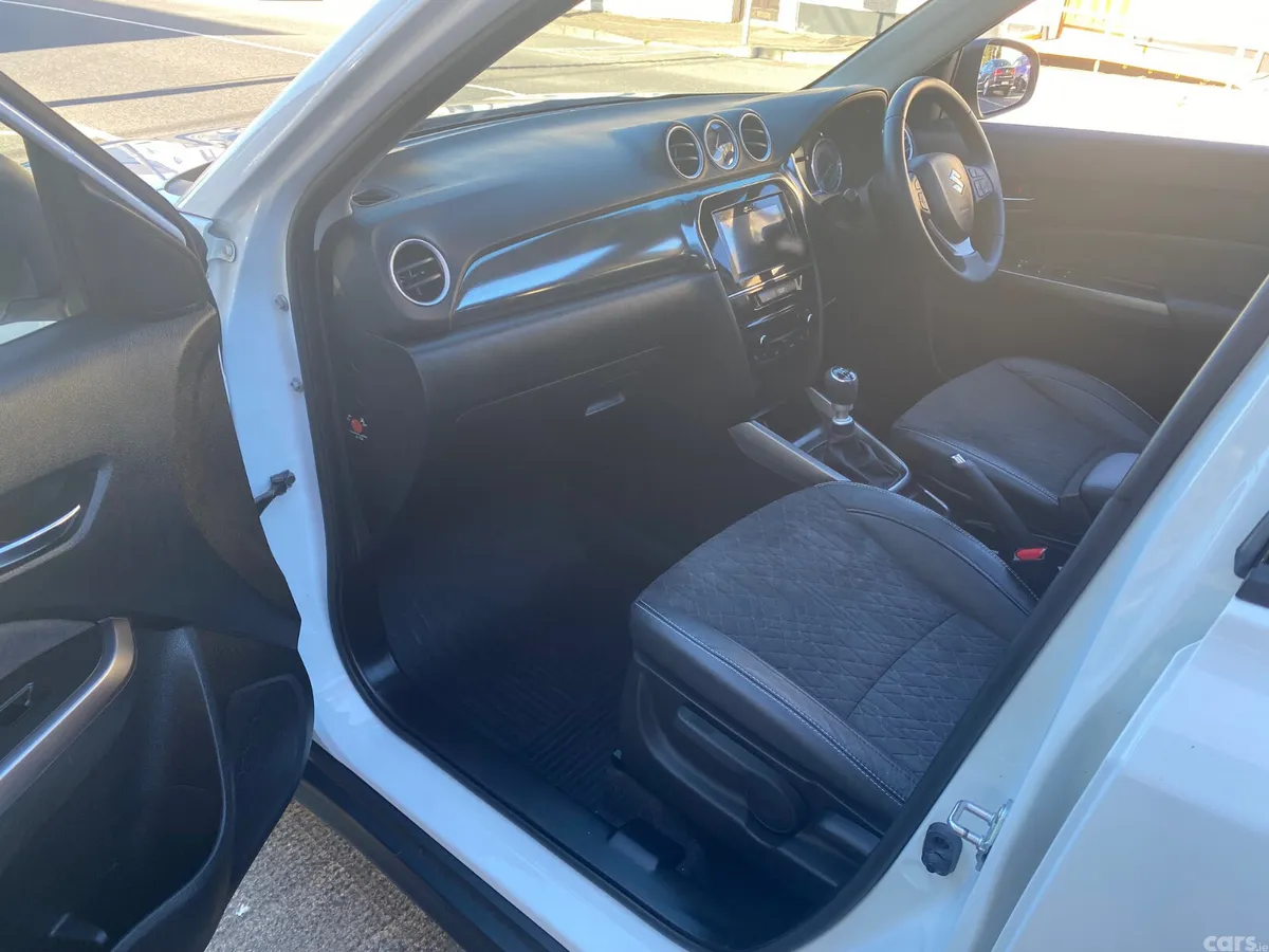 Suzuki Vitara SUV, Petrol, 2019, White