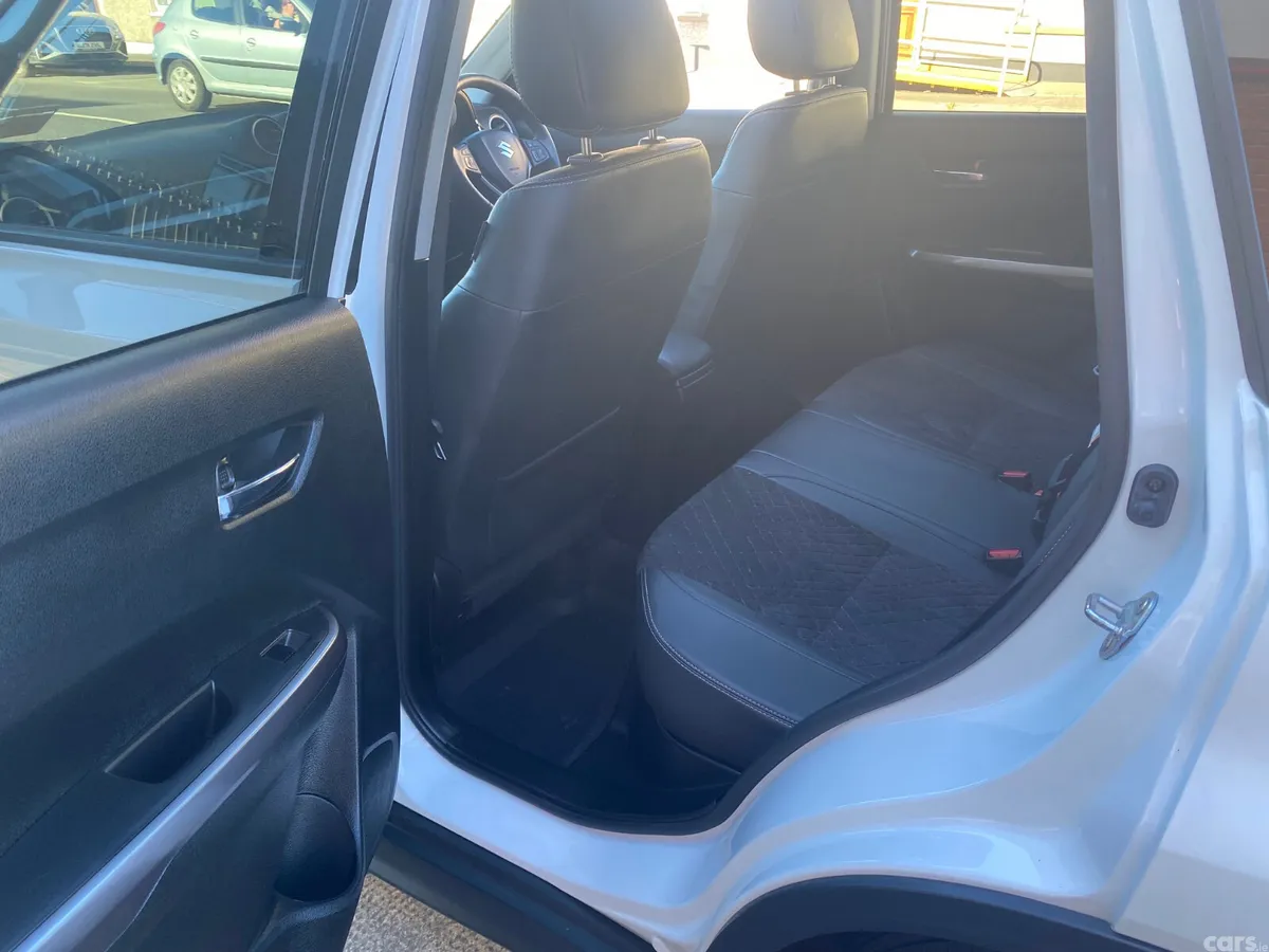Suzuki Vitara SUV, Petrol, 2019, White