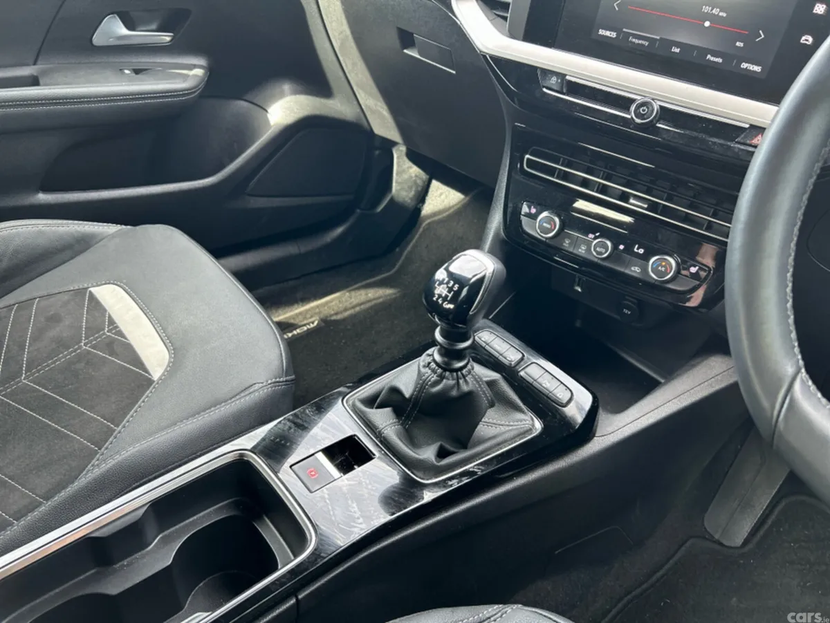 Opel Mokka MPV, Petrol, 2023, White