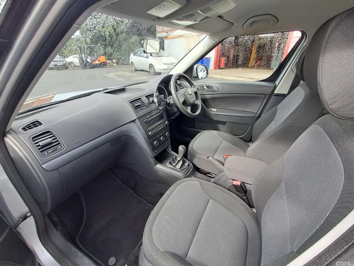Skoda Yeti SUV, Diesel, 2011, Silver