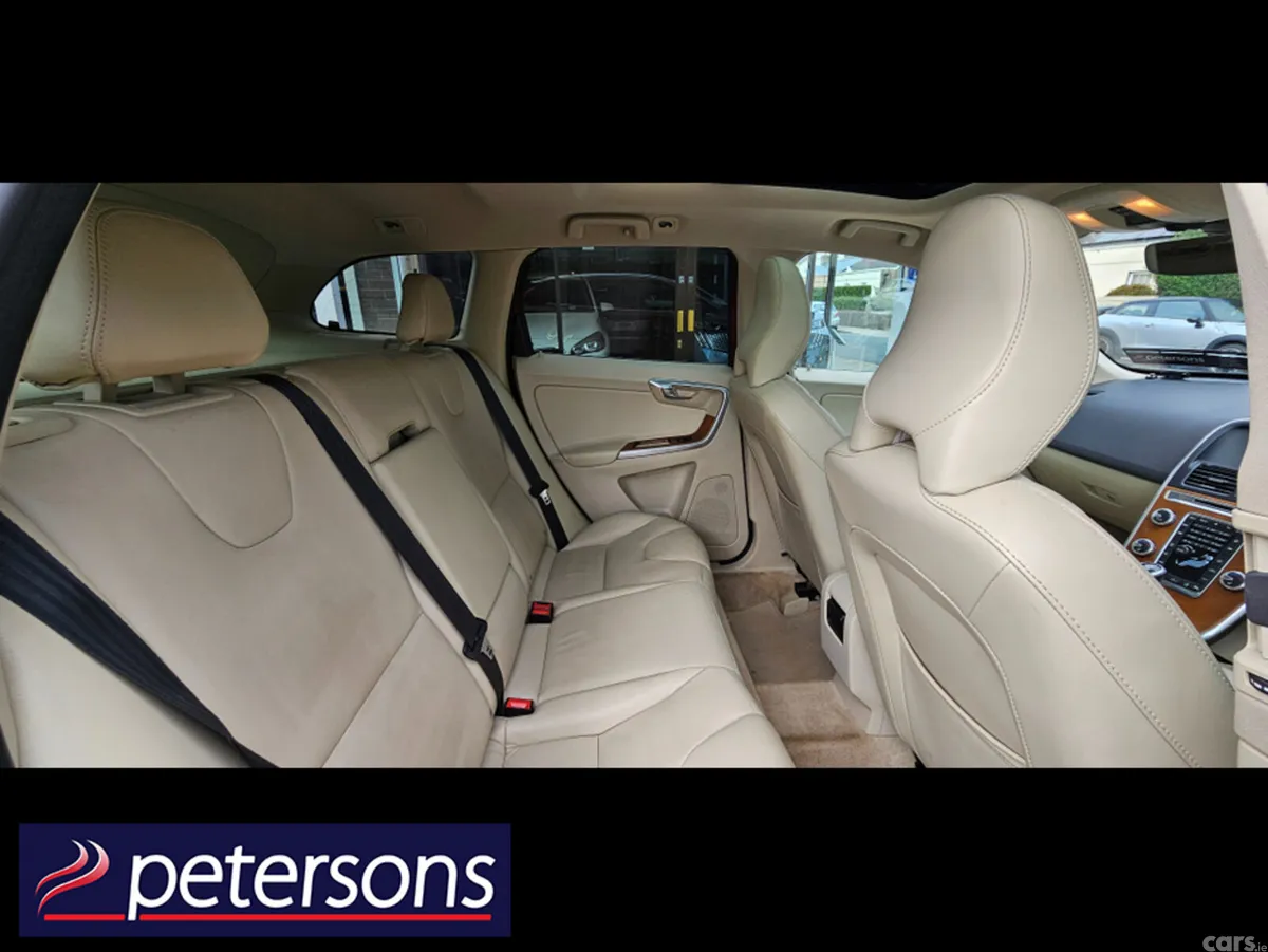 Volvo XC60 Estate, Diesel, 2017, Red