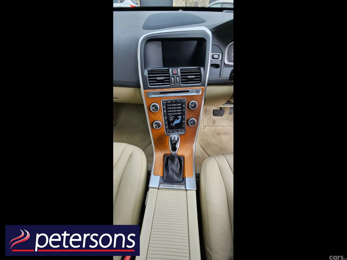Volvo XC60 Estate, Diesel, 2017, Red