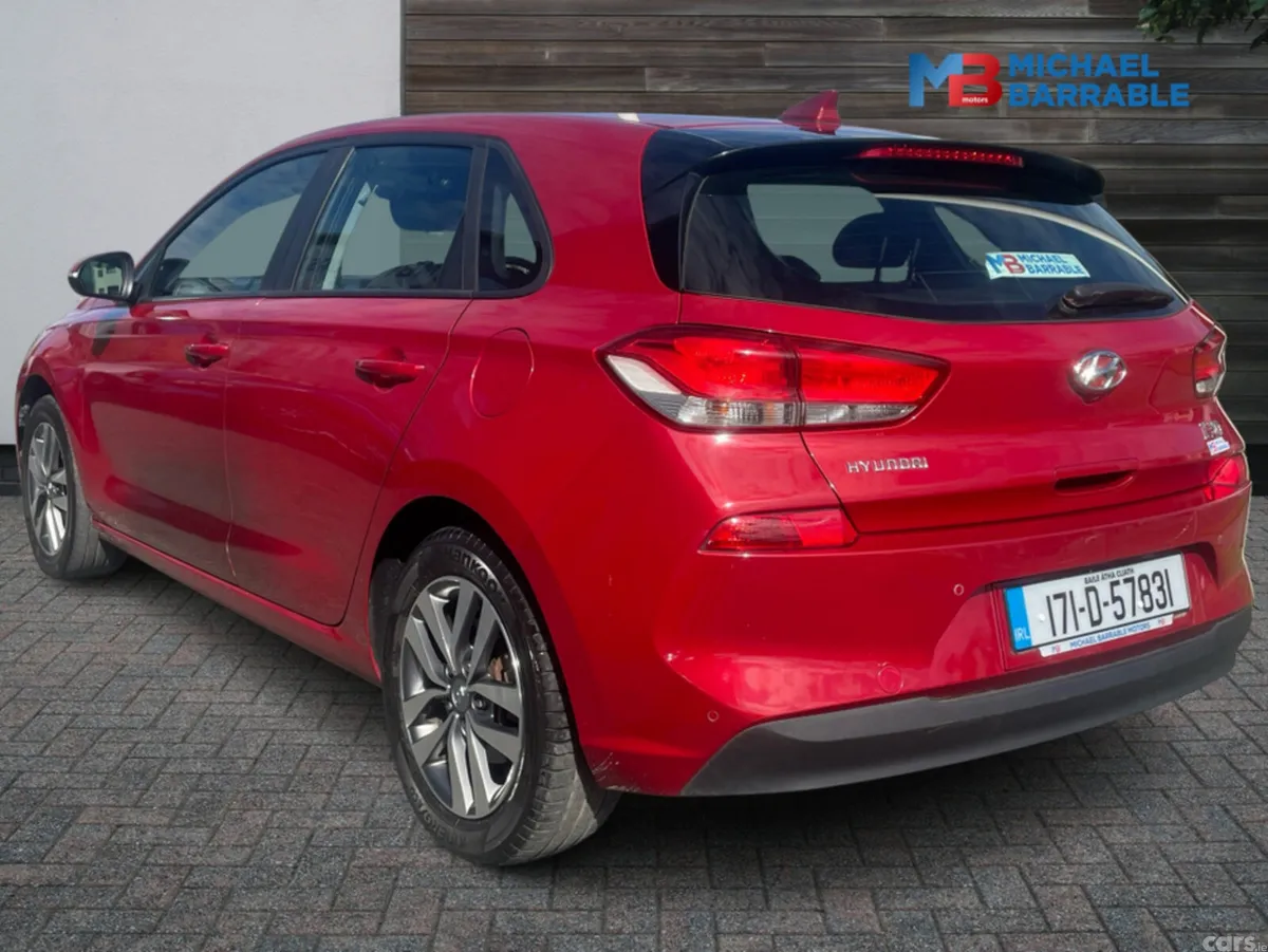 Hyundai i30 Hatchback, Petrol, 2017, Red