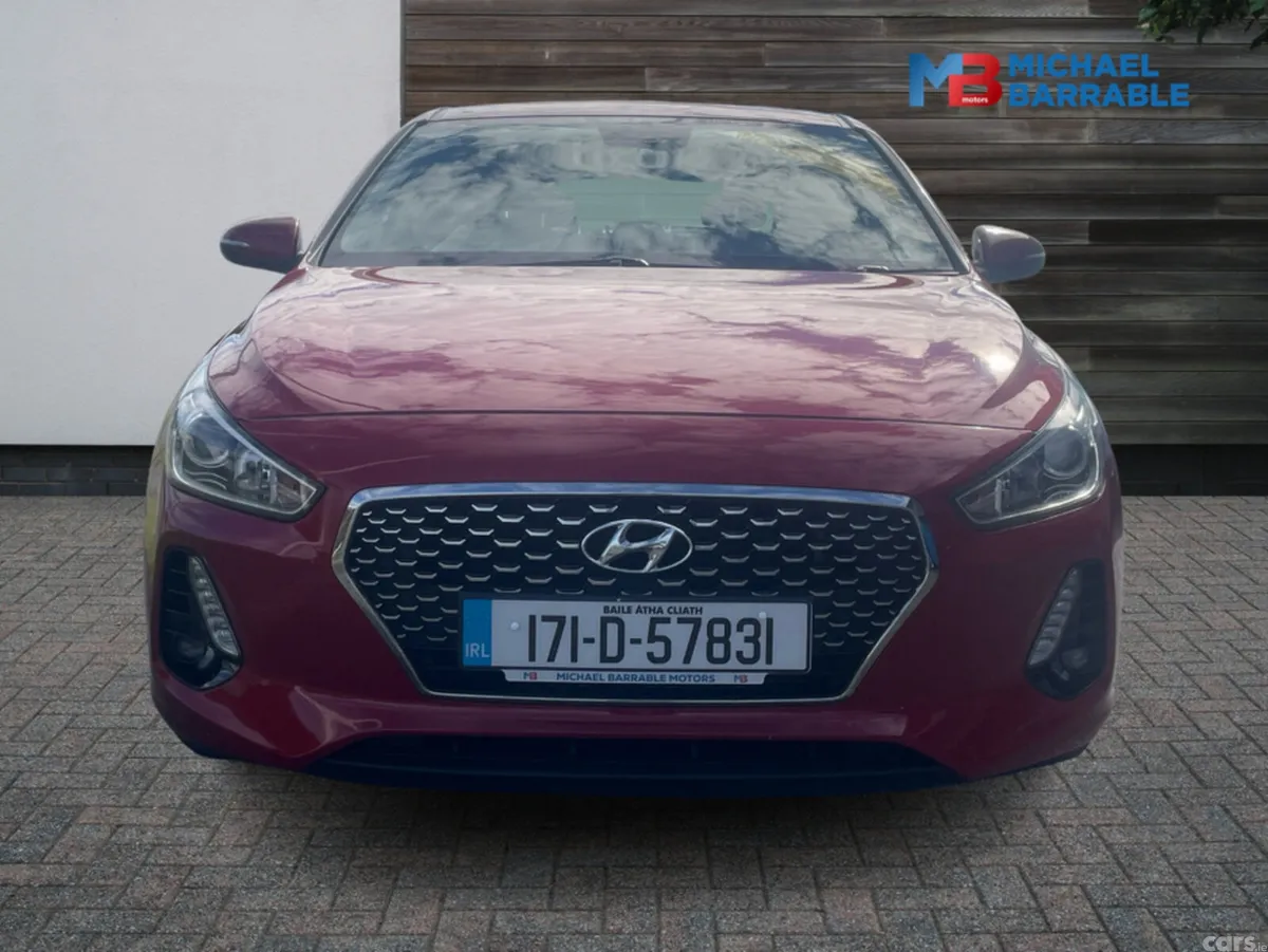 Hyundai i30 Hatchback, Petrol, 2017, Red