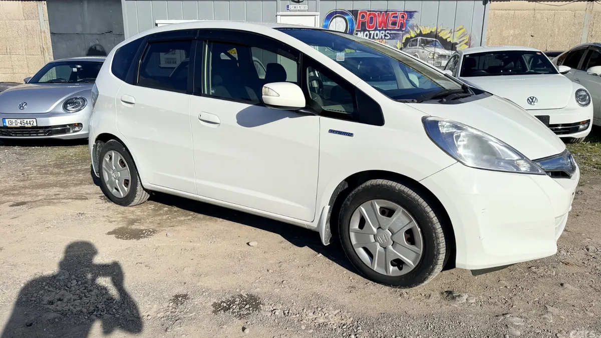 Honda Fit Hatchback, Petrol Hybrid, 2013, White