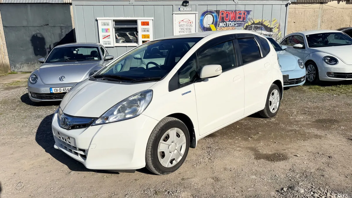 Honda Fit Hatchback, Petrol Hybrid, 2013, White