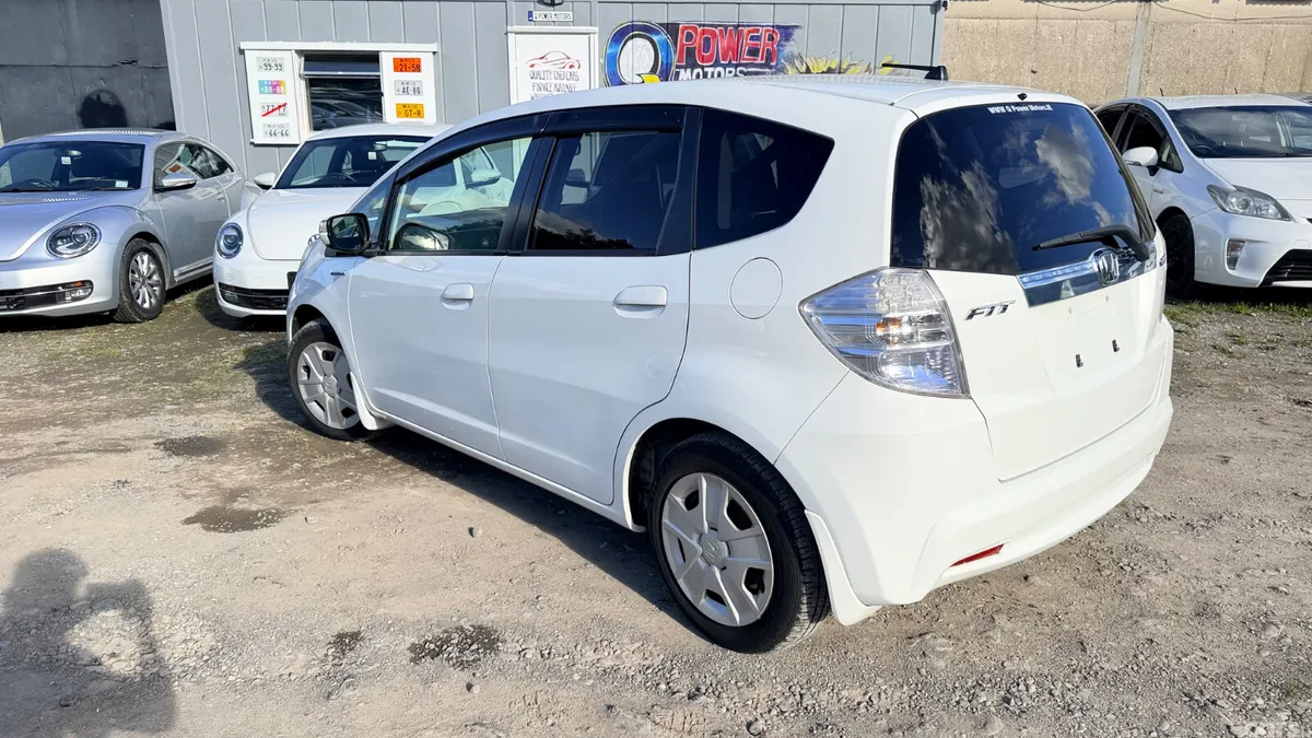 Honda Fit Hatchback, Petrol Hybrid, 2013, White
