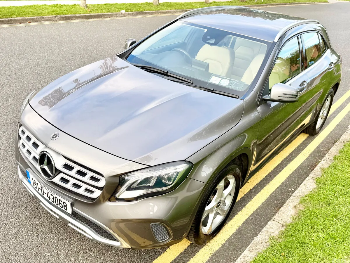 Mercedes-Benz GLA SUV, Petrol, 2019, Grey