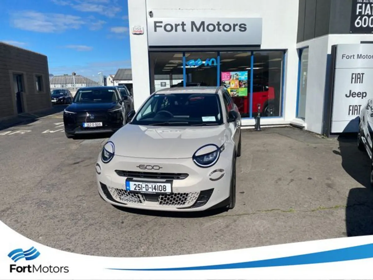 Fiat 600 Hatchback, Petrol, 2025, Grey