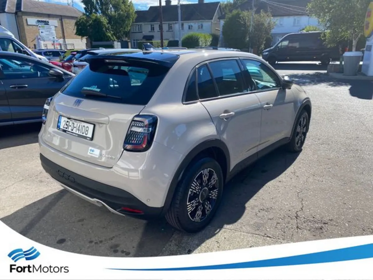 Fiat 600 Hatchback, Petrol, 2025, Grey