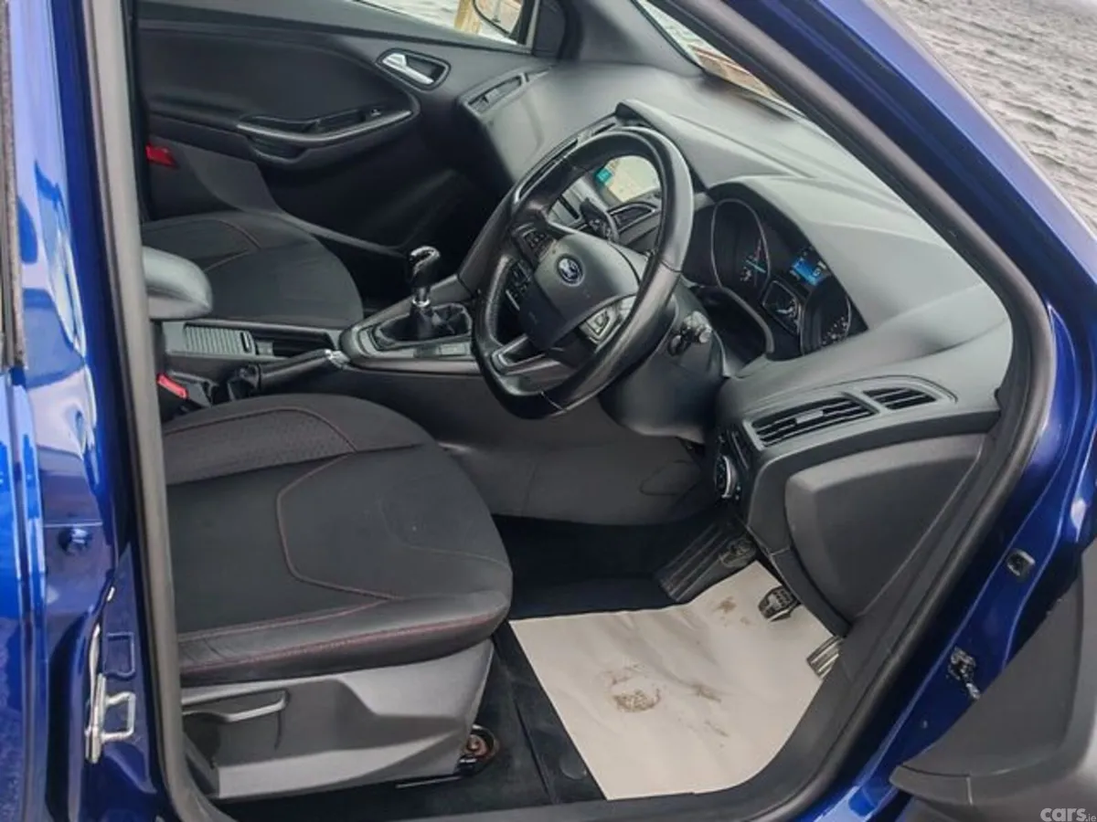 Ford Focus Hatchback, Diesel, 2018, Blue