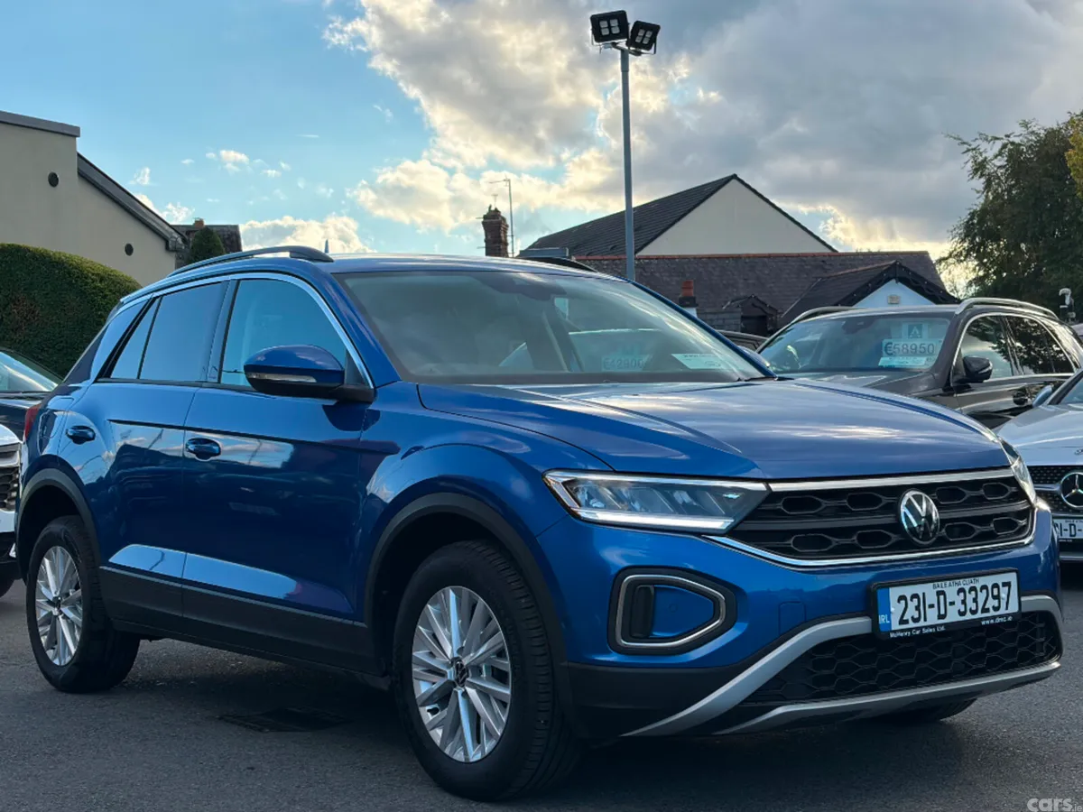 Volkswagen T-Roc SUV, Petrol, 2023, Blue