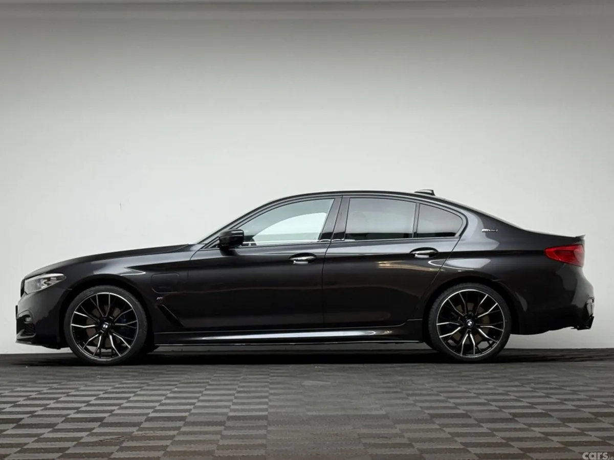 BMW 5-Series Saloon, Petrol Plug-in Hybrid, 2018, Grey