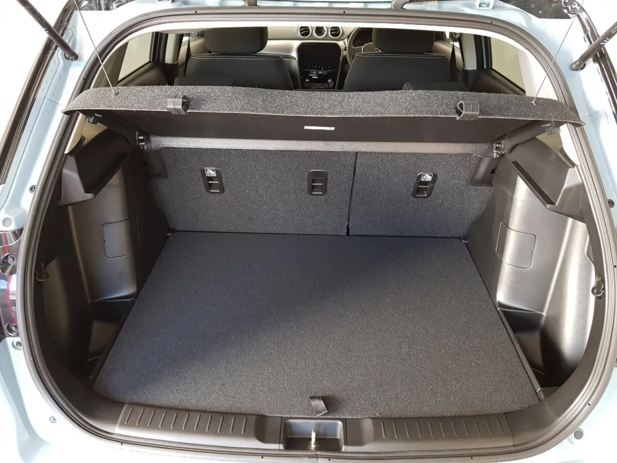 Suzuki Vitara SUV, Petrol Hybrid, 2027, Blue
