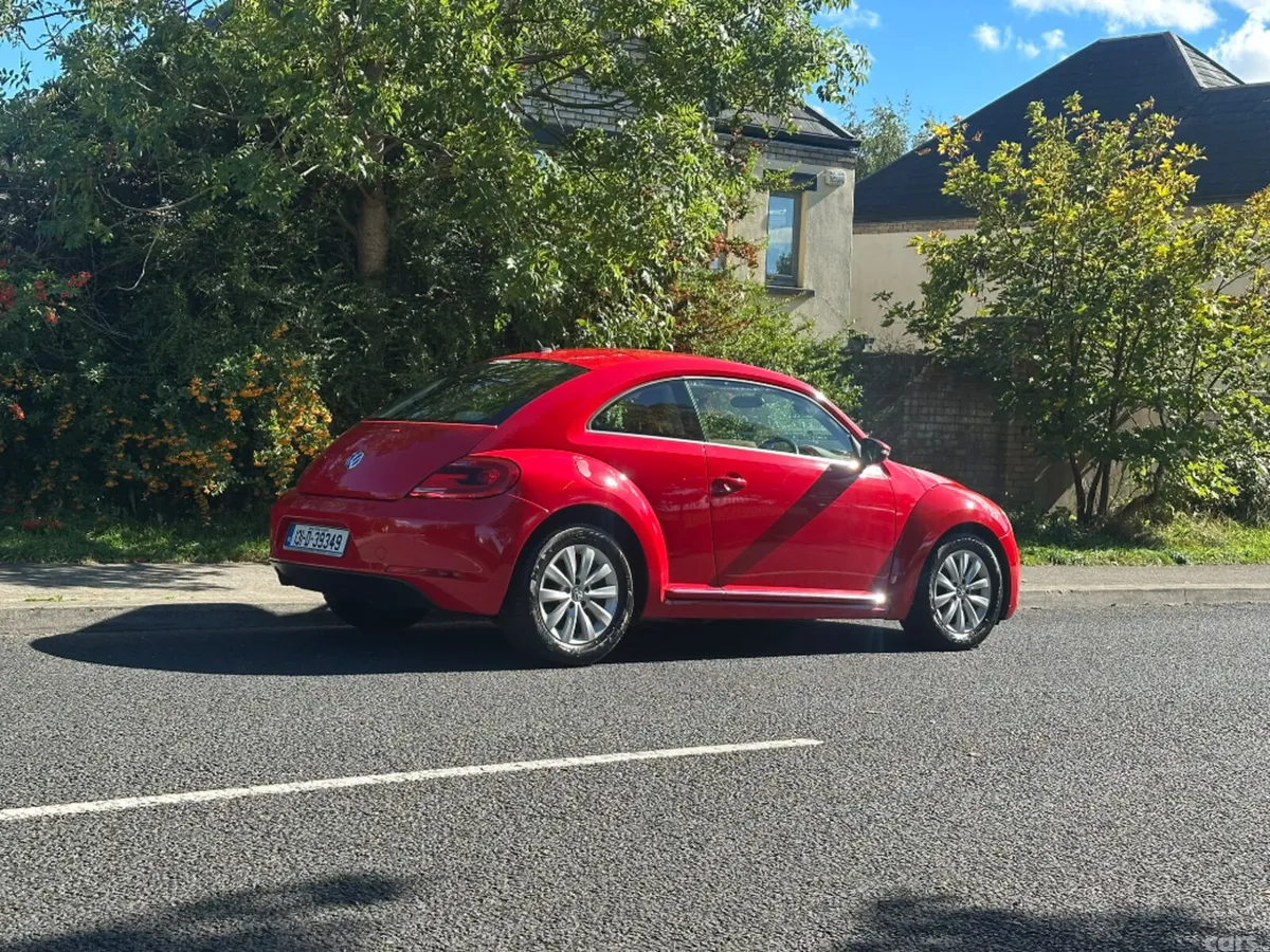 Volkswagen Beetle Hatchback, Petrol, 2013, Red