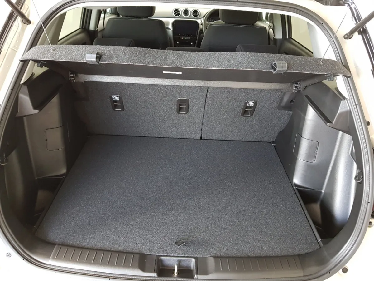 Suzuki Vitara SUV, Petrol Hybrid, 2027, Beige