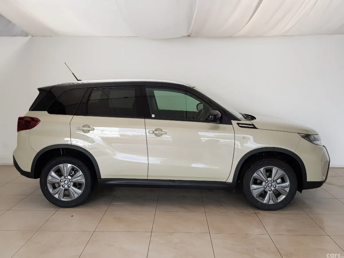 Suzuki Vitara SUV, Petrol Hybrid, 2027, Beige