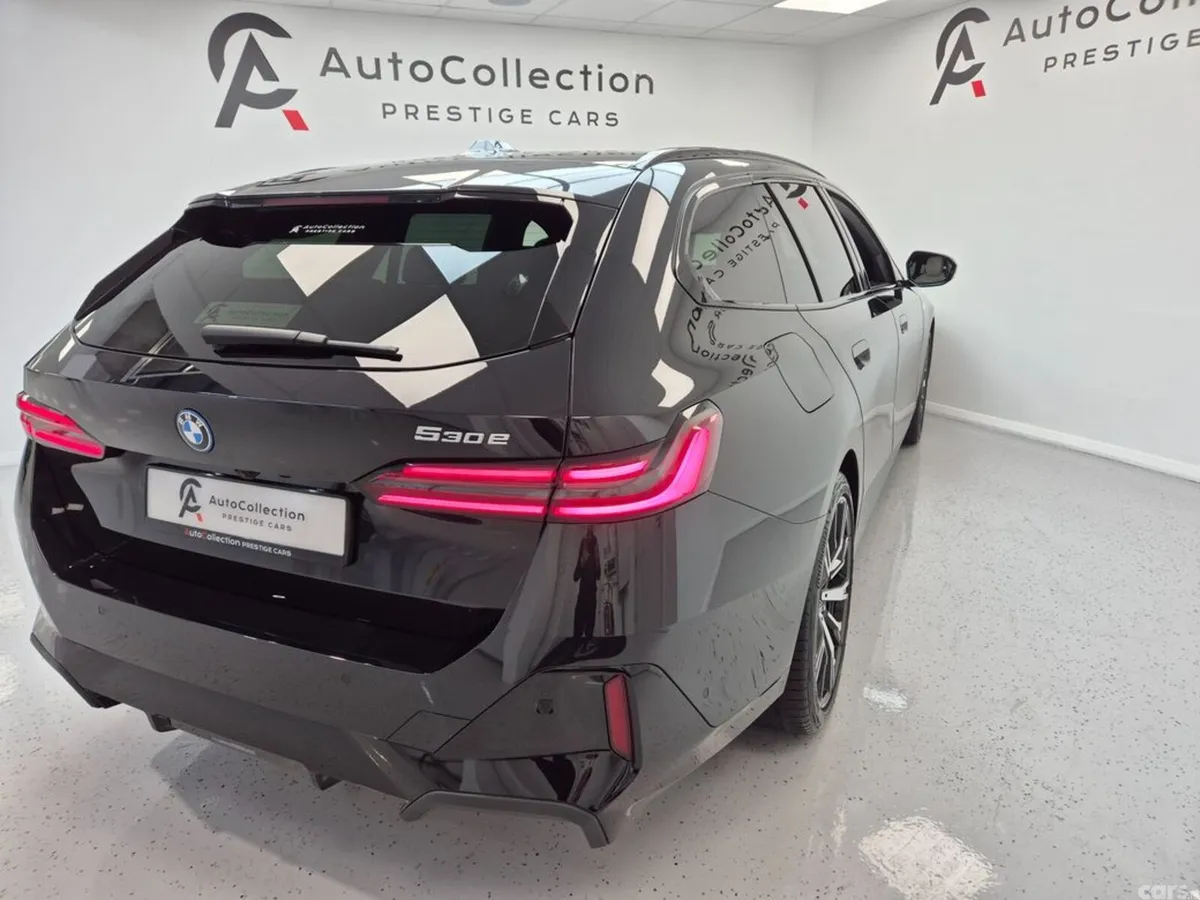 BMW 5-Series Estate, Petrol Plug-in Hybrid, 2025, Black