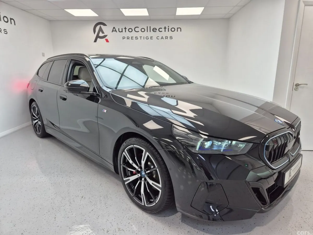 BMW 5-Series Estate, Petrol Plug-in Hybrid, 2025, Black