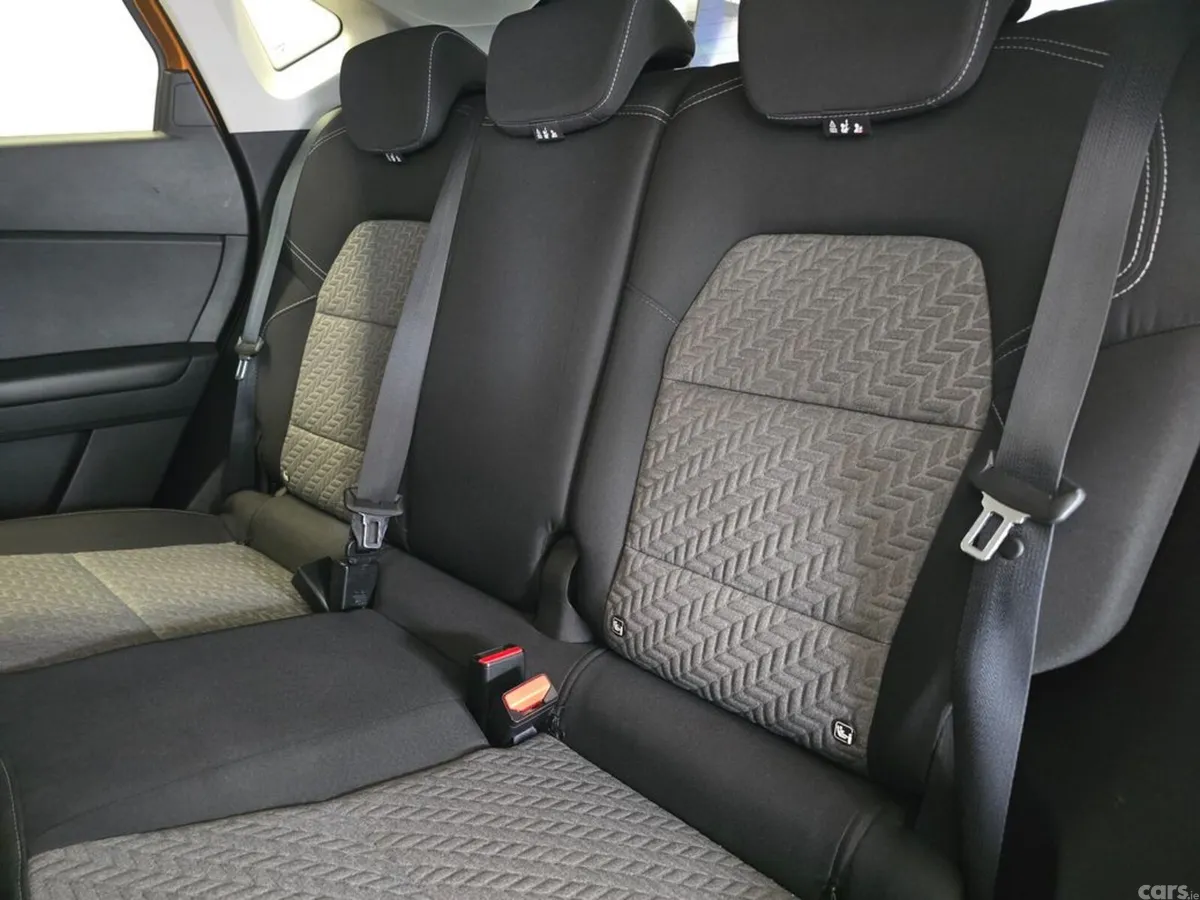 Renault Captur Hatchback, Petrol, 2022, Orange