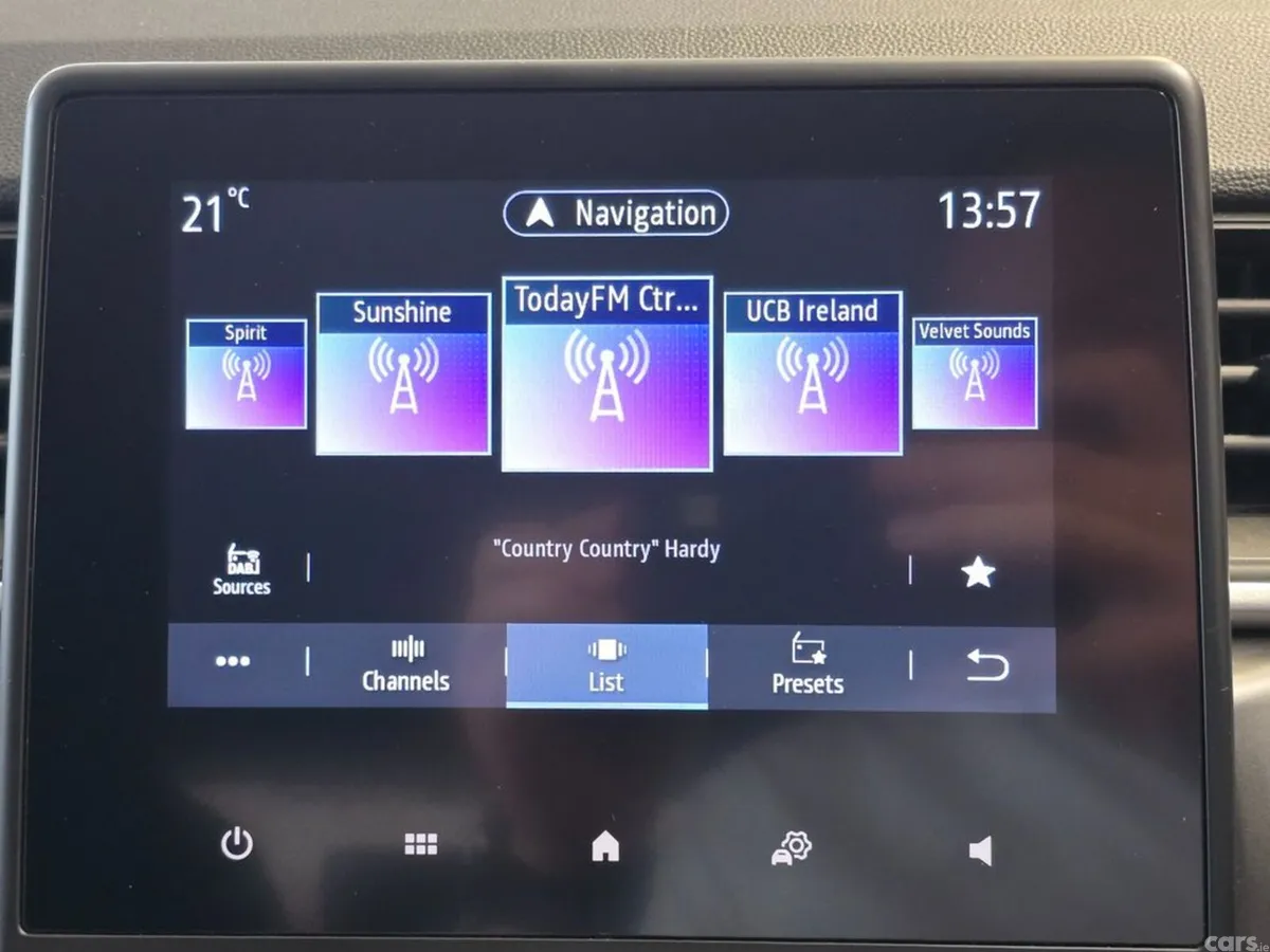 Renault Captur Hatchback, Petrol, 2022, Orange