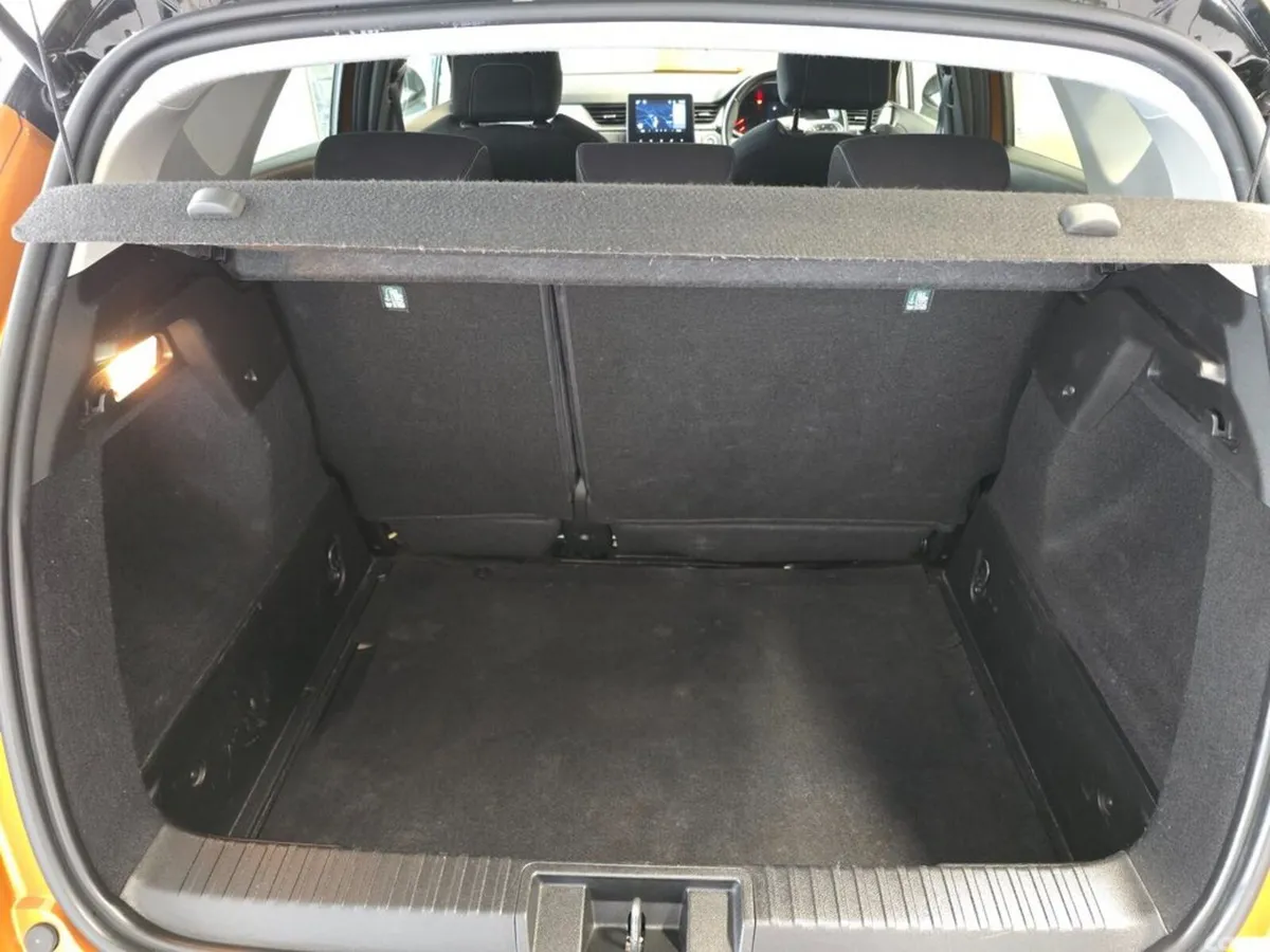 Renault Captur Hatchback, Petrol, 2022, Orange