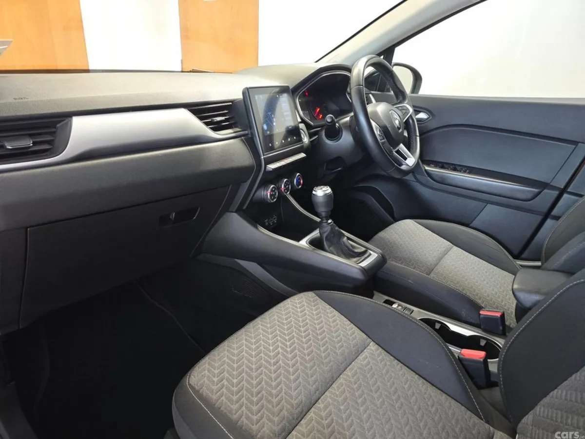 Renault Captur Hatchback, Petrol, 2022, Orange