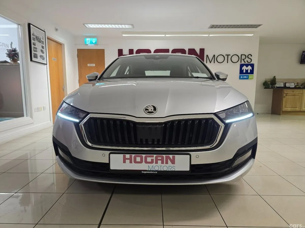 Skoda Octavia Saloon, Diesel, 2024, Silver