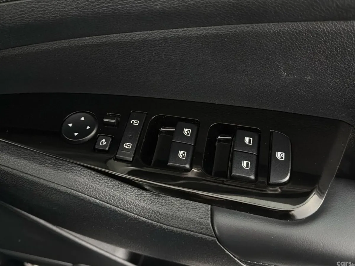 Kia Sportage SUV, Petrol Plug-in Hybrid, 2023, Black