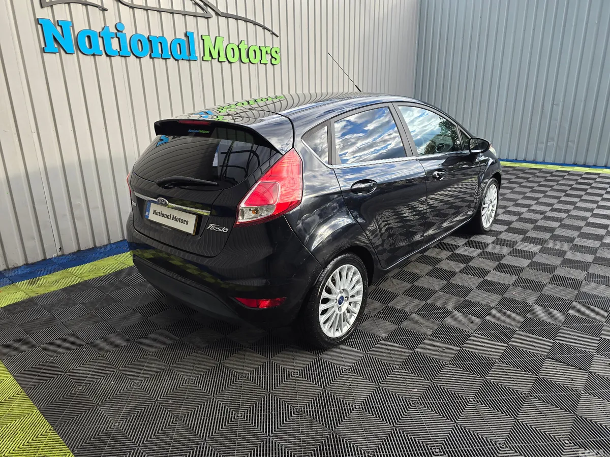 Ford Fiesta Hatchback, Petrol, 2014, Black