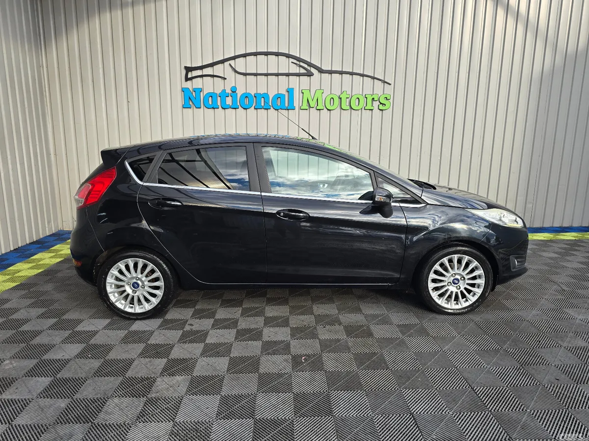 Ford Fiesta Hatchback, Petrol, 2014, Black
